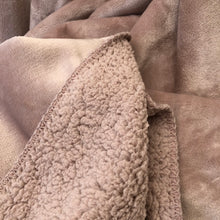 Load image into Gallery viewer, Pale Pink Fleece Throw
